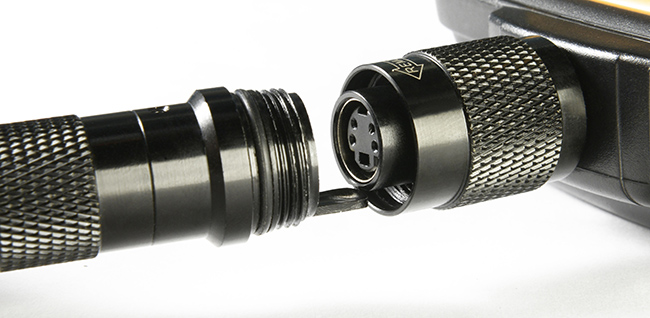 WIE經濟型內窺鏡采用螺旋式鎖扣設計，軟管更換方便隨心，一臺主機可更換多種鏡頭