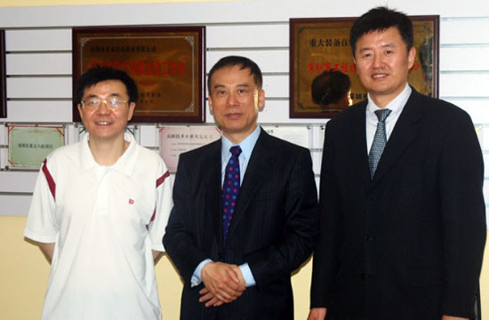 徐揚(yáng)生院士、李學(xué)金教授蒞臨亞泰光電交流指導(dǎo)